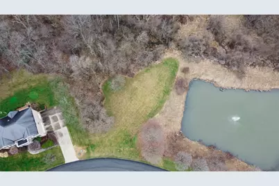 1041 Augusta Cir, North Huntingdon, PA 15642 - Photo 2