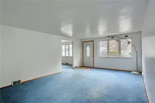 3091 Woodridge Dr, Pittsburgh, PA 15227 - Photo 10