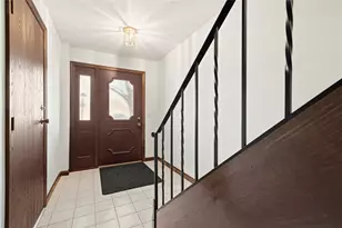 38 Hiland Vly Ct, Ross Twp, PA 15229 - Photo 4