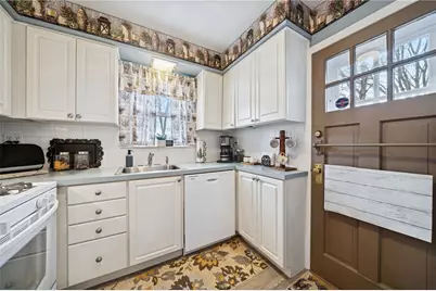 31 Locust Ln, Pittsburgh, PA 15241 - Photo 8