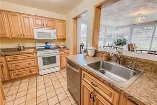 547 Lucia Dr, Wilkins Township, PA 15221 - Photo 12