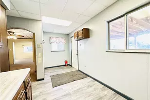 17 Arnold St, Pittsburgh, PA 15205 - Photo 2