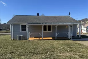 494 N Maiden St, Franklin Township, PA 15370 - Photo 4