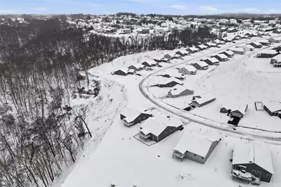 142 Olivia Dr, Center Township, PA 15061 - Photo 46