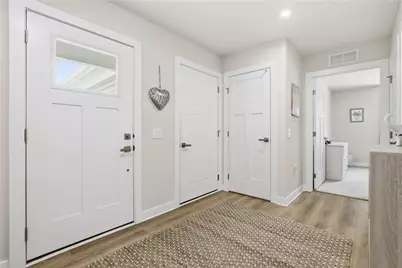 142 Olivia Dr, Center Township, PA 15061 - Photo 2