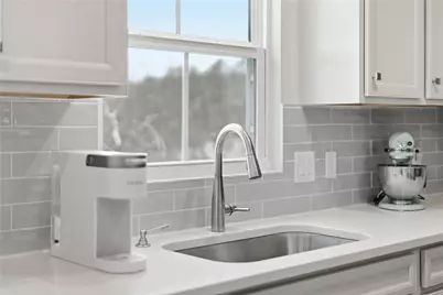 142 Olivia Dr, Center Township, PA 15061 - Photo 12