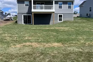 142 Olivia Dr, Center Township, PA 15061 - Photo 42