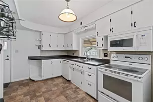 209 Line Ave, Ellwood City, PA 16117 - Photo 6