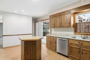 270 Kentucky Dr, Lower Burrell, PA 15068 - Photo 10