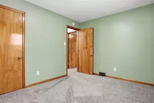 270 Kentucky Dr, Lower Burrell, PA 15068 - Photo 18