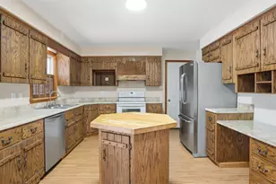 270 Kentucky Dr, Lower Burrell, PA 15068 - Photo 8