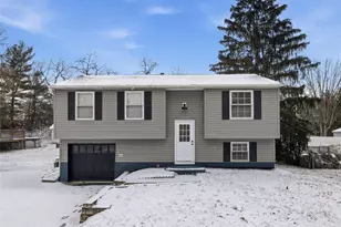 306 Fayette Dr, Cranberry Township, PA 16066 - Photo 2