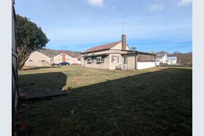 34 Main St, Clarksville, PA 15322 - Photo 14