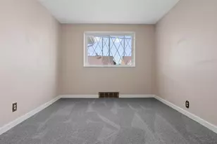 2119 McMinn St, Aliquippa, PA 15001 - Photo 10