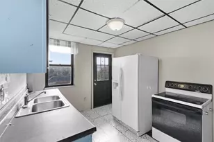 256 E Meyers St, Pittsburgh, PA 15210 - Photo 10