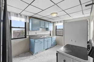 256 E Meyers St, Pittsburgh, PA 15210 - Photo 8