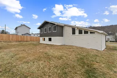704 Heath St, Buena Vista, PA 15018 - Photo 36