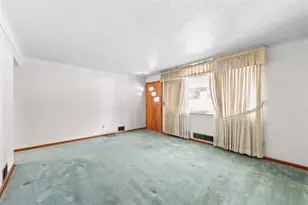 206 S Thompson Ln, Hempfield Township, PA 15642 - Photo 8