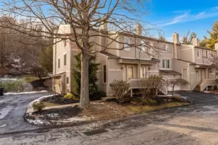 1548 Pineview Dr, Pittsburgh, PA 15241 - Photo 1