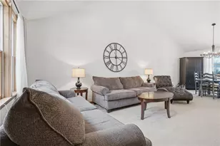 202 Holyoke Rd, Center Township, PA 16001 - Photo 16