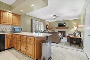 202 Holyoke Rd, Center Township, PA 16001 - Photo 10