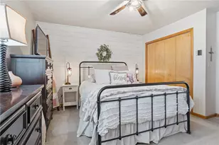 202 Holyoke Rd, Center Township, PA 16001 - Photo 28