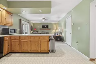 202 Holyoke Rd, Center Township, PA 16001 - Photo 12