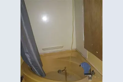 712 Ohio Ave, Glassport, PA 15045 - Photo 10