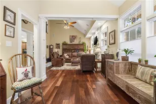 807 Cambridge Dr, Collier Township, PA 15142 - Photo 4