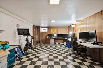 1915 Worcester Drive, Bridgeville, PA 15243 - Photo 20