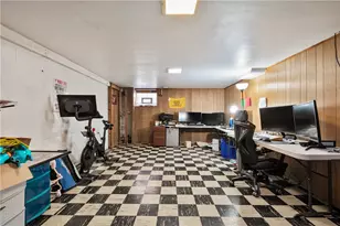 1915 Worcester Dr, Scott Township, PA 15243 - Photo 20