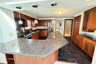 6078 Great Dane Dr, Bethel Park, PA 15102 - Photo 4