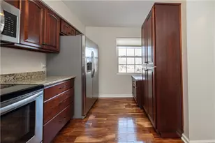 305 Berrington Ct, Bethel Park, PA 15102 - Photo 10