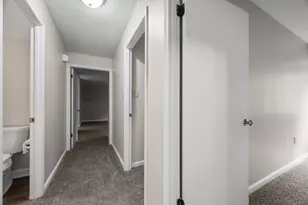 1500 Cochran Rd, Scott Township, PA 15243 - Photo 4