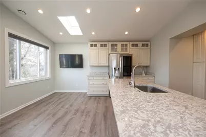 6356 Crestview Dr, South Park, PA 15129 - Photo 6