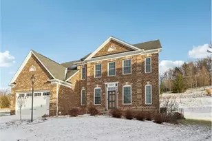 306 Sapling Ct, Cranberry Township, PA 16066 - Photo 2