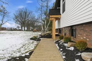 86 Washington Ave, Mt Pleasant Twp, PA 15340 - Photo 4