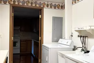 2850 Edgecliff Rd, Lower Burrell, PA 15068 - Photo 14