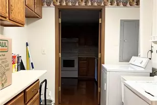 2850 Edgecliff Rd, Lower Burrell, PA 15068 - Photo 12