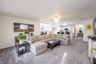 569 Sunview Cir, Derry Township, PA 15650 - Photo 4