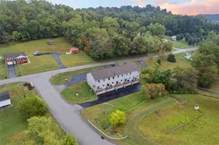 303 Wineberry Ridge Ct, Sewickley Township, PA 15642 - Photo 8