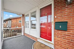 105 Woodridge Dr, Scott Township, PA 15106 - Photo 2