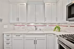 105 Woodridge Dr, Scott Township, PA 15106 - Photo 4