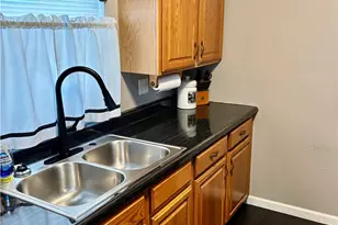 102 Violet Dr, Lower Burrell, PA 15068 - Photo 2