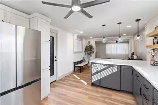 293 Hillcrest Cir, Robinson Twp, PA 15237 - Photo 12