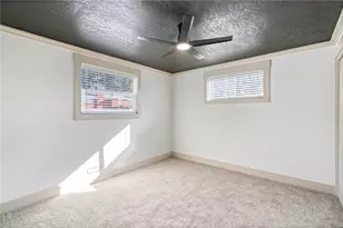 293 Hillcrest Cir, Robinson Twp, PA 15237 - Photo 14