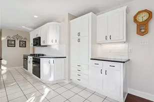 572 Agnes St, Hempfield Township, PA 15601 - Photo 14