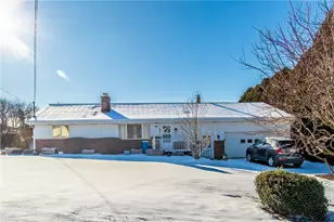 209 East Dr, Chicora Boro, PA 16025 - Photo 2