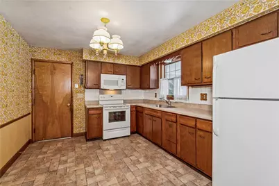 43 Circle Dr, Brighton Township, PA 15009 - Photo 16