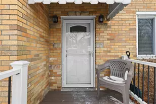 27 Ehle Ave, Kennedy Township, PA 15108 - Photo 4